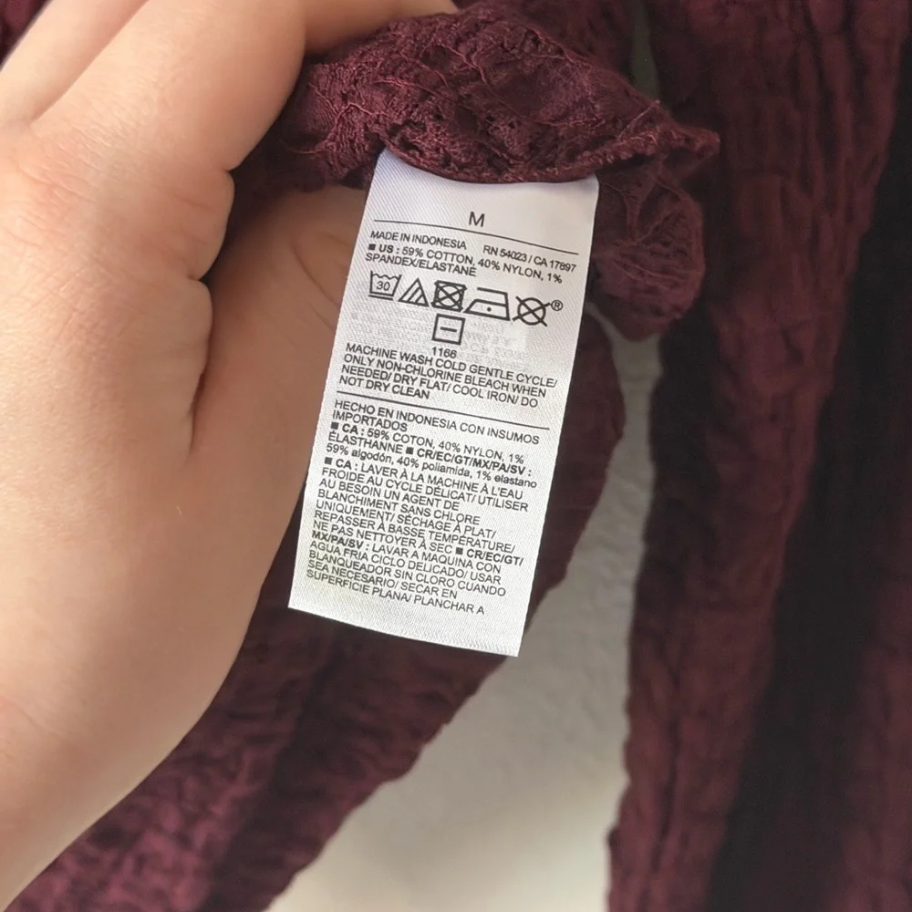 Old Navy Textured Lace Scoop-Neck Top in Maroon Women’s Med Romantic Whimsigoth - Picture 5 of 6